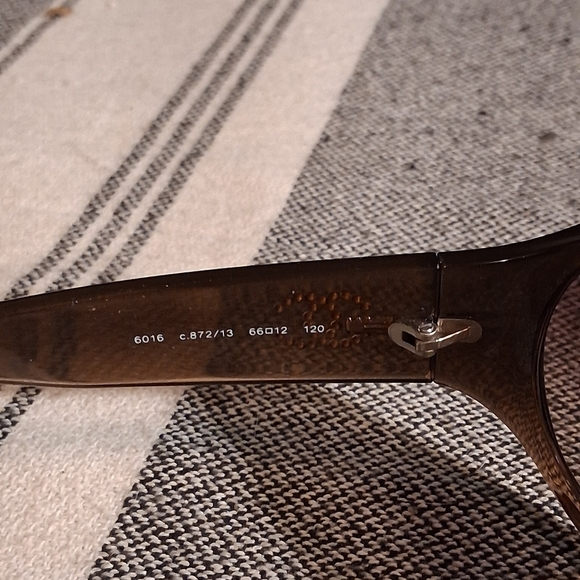 Chanel Stylish Brown Sunglasses - Picture 7 of 11